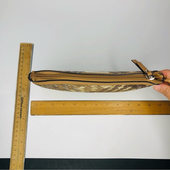 NINE WEST Woven Leather Wristlet Tan Wallet Coins Cards Money Bag Zip Gold Logo - Picture 4 of 6